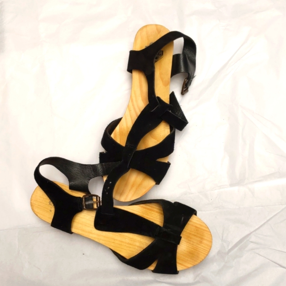 Kimchi Blue sandals